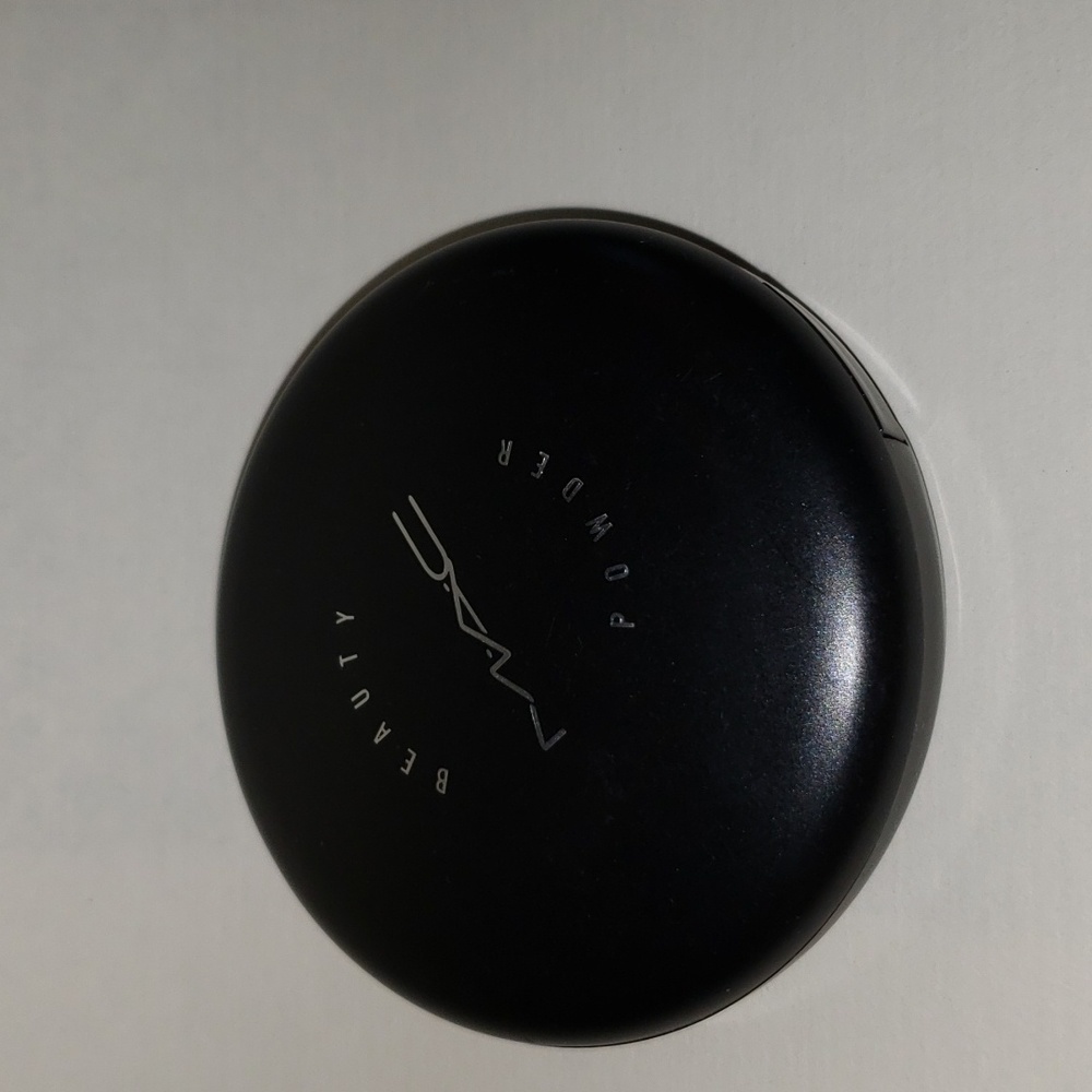 MAC Shell Pearl Beauty Powder - Picture 6 of 7